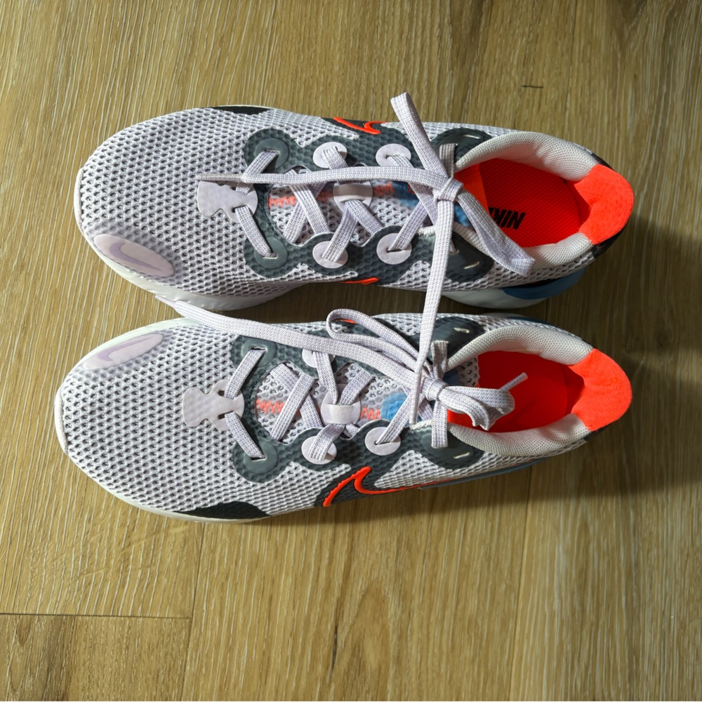 NIKE -  Lavender and Orange Sneakers Modern Lightweight Design